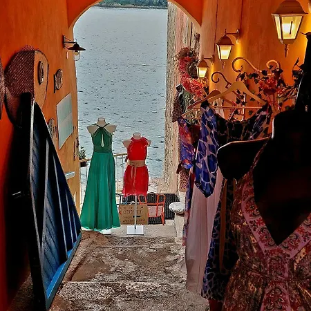 Beschauliches Studio-apartment Mit Mediterranem Garten - 10 Minuten Zum * Rovinj