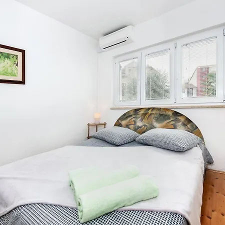 Beschauliches Studio-apartment Mit Mediterranem Garten - 10 Minuten Zum