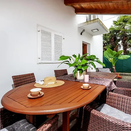 Beschauliches Studio-apartment Mit Mediterranem Garten - 10 Minuten Zum Appartement