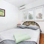 Beschauliches Studio-apartment Mit Mediterranem Garten - 10 Minuten Zum *