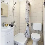Beschauliches Studio-apartment Mit Mediterranem Garten - 10 Minuten Zum Rovinj