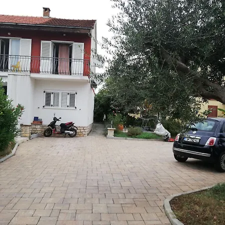 Beschauliches Studio-apartment Mit Mediterranem Garten - 10 Minuten Zum * Rovinj