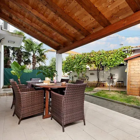 Beschauliches Studio-apartment Mit Mediterranem Garten - 10 Minuten Zum * Rovinj